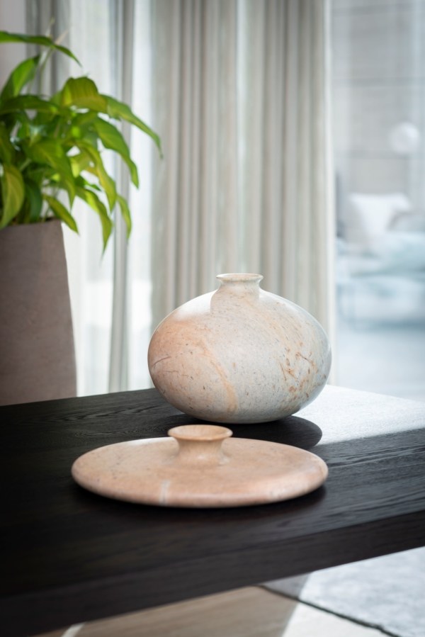 Vase Amorfa 07 (front) - Vase Amorfa 10 (back)