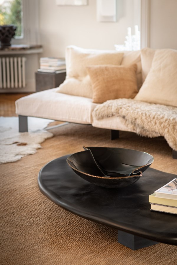 Fruteira Sara preta topo bronze